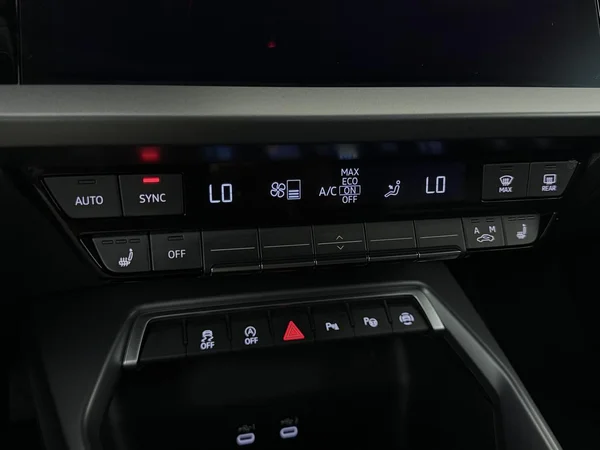 AUDI A3 Sportback (2025) — foto 8 van 18