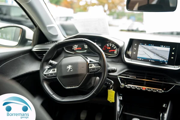 Peugeot 208 (2021) — foto 19 van 38