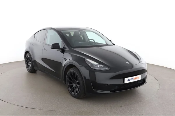 Tesla Model (2023) — foto 15 van 17