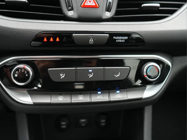 HYUNDAI i30 (2021) — foto 10 van 20