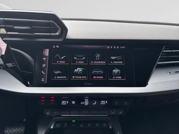 AUDI A3 (2026) — foto 2 van 17