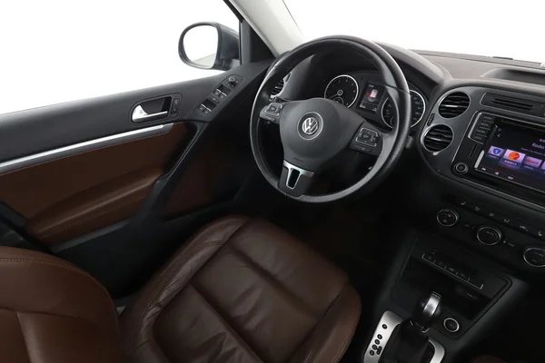 Volkswagen Tiguan (2016) — foto 4 van 16
