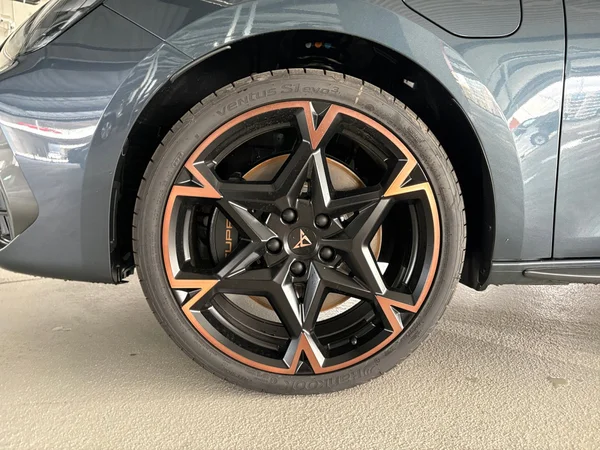 CUPRA Leon ST e-Hybrid (PHEV) (2026) — foto 13 van 23