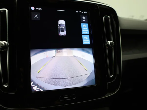 Volvo XC40 (2023) — foto 21 van 40