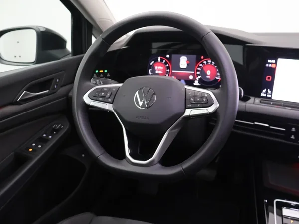 Volkswagen Golf (2024) — foto 6 van 27