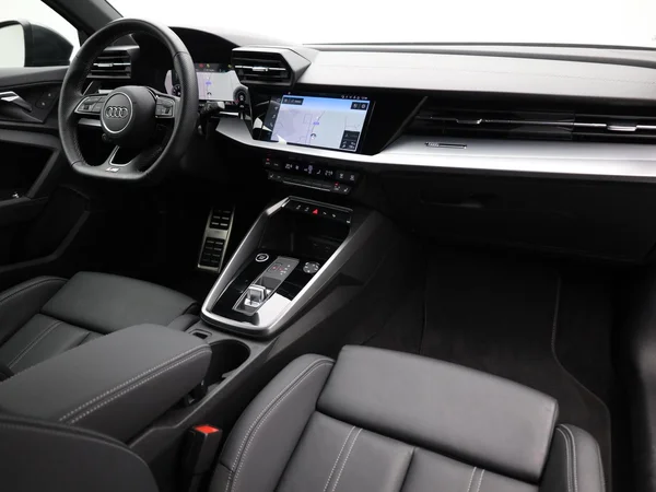 AUDI A3 Sportback (2023) — foto 15 van 21
