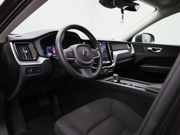 Volvo XC60 (2021) — foto 28 van 44