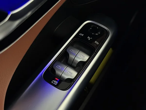 MERCEDES C 220 (2022) — foto 20 van 31