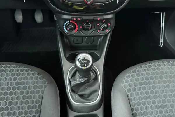 Opel Corsa (2018) — foto 4 van 28