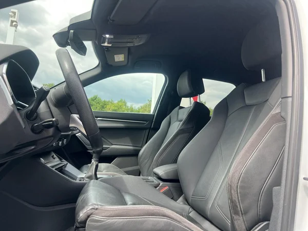 AUDI Q3 (2019) — foto 3 van 24