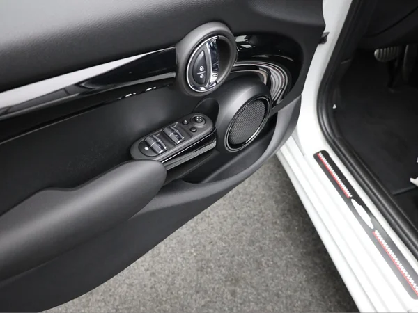 MINI Mini 5 Doors (F55 LCI II) (2022) — foto 5 van 18