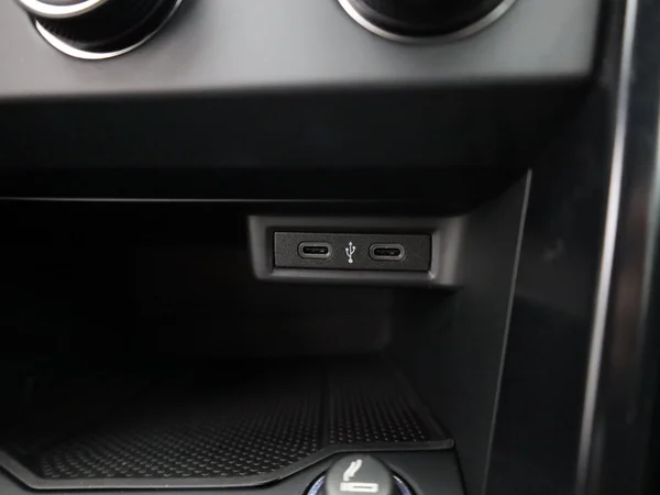 VOLKSWAGEN T-Roc (2020) — foto 18 van 19