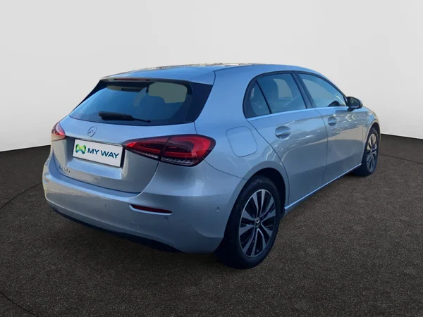 MERCEDES-BENZ A 250 (2023) — foto 10 van 24