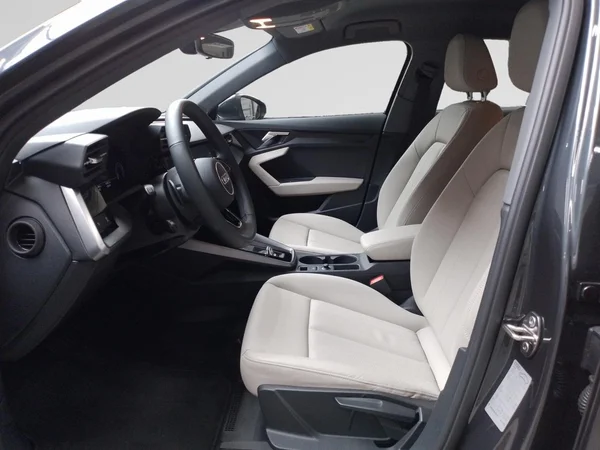 AUDI A3 Sportback (2023) — foto 2 van 22