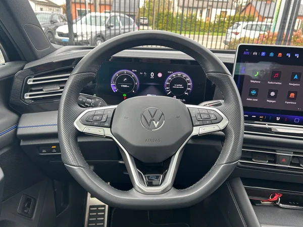 VOLKSWAGEN Tiguan (2024) — foto 14 van 14