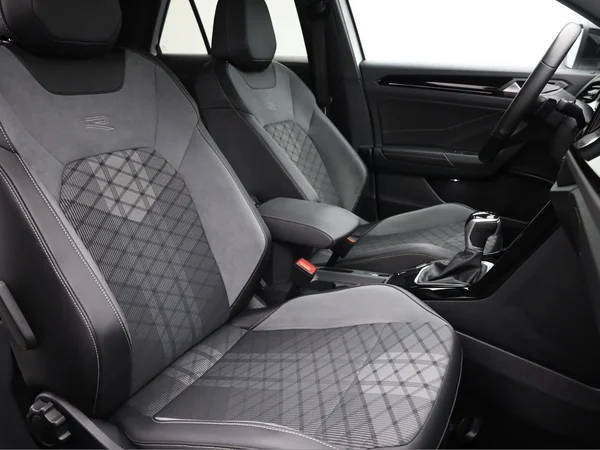 VOLKSWAGEN T-Roc (2022) — foto 16 van 21