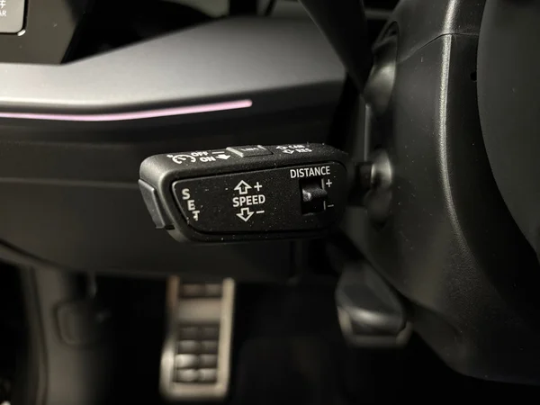 AUDI A3 Sportback PHEV (2025) — foto 2 van 15