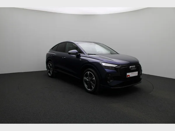 AUDI Q4 Sportback e-tron (2025) — foto 12 van 26