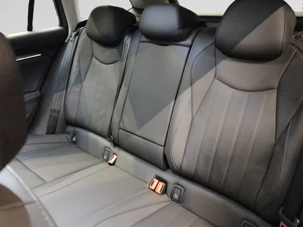 SKODA Superb Combi (2024) — foto 3 van 15