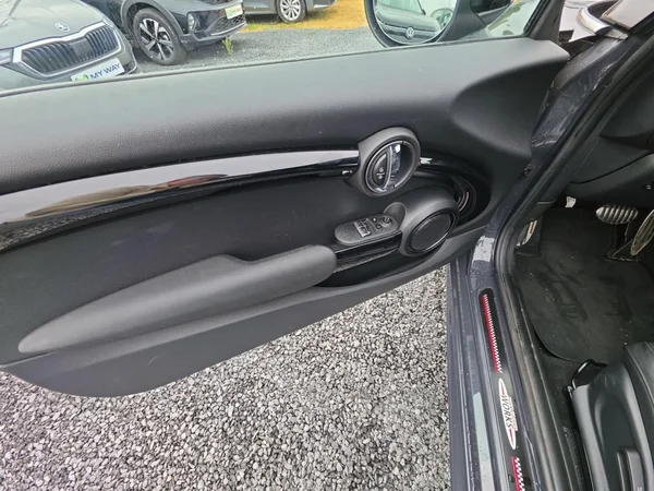 MINI Mini (F56) (2021) — foto 7 van 24