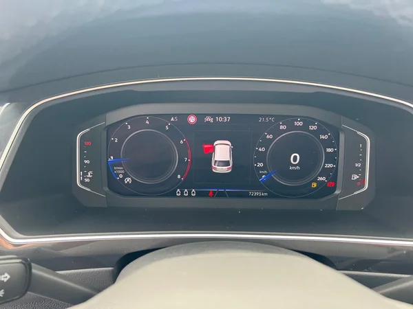 VOLKSWAGEN Tiguan (2023) — foto 17 van 18