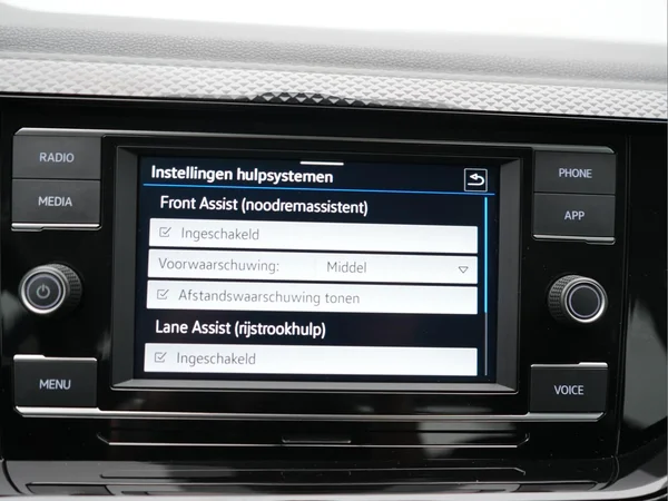 VOLKSWAGEN Polo (2023) — foto 17 van 24