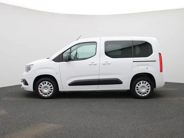 Opel Combo Life (2023) — foto 30 van 34