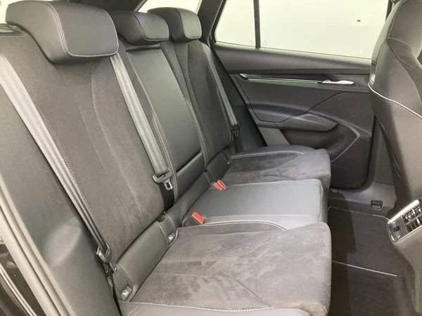 SKODA Enyaq (2022) — foto 16 van 35