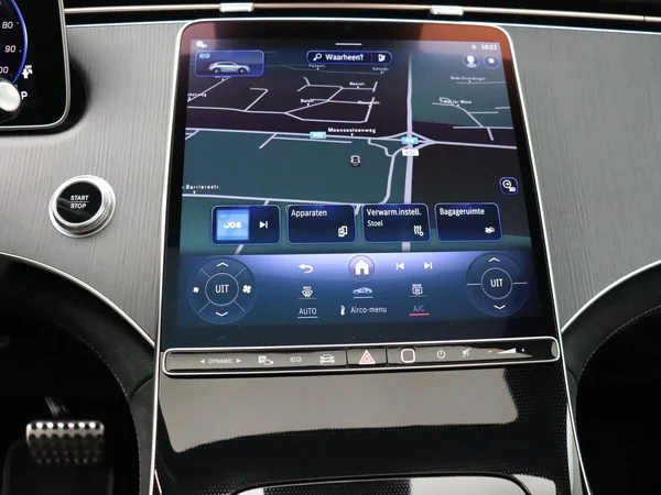 Mercedes-Benz EQE (2025) — foto 9 van 35