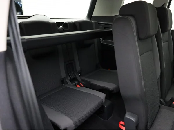 VOLKSWAGEN Touran (2026) — foto 2 van 23