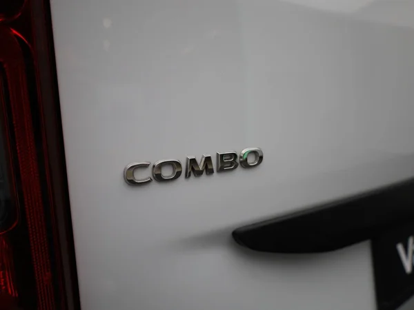 Opel Combo Life (2022) — foto 21 van 34