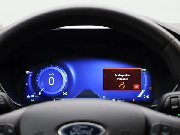 Ford Kuga (2023) — foto 41 van 42