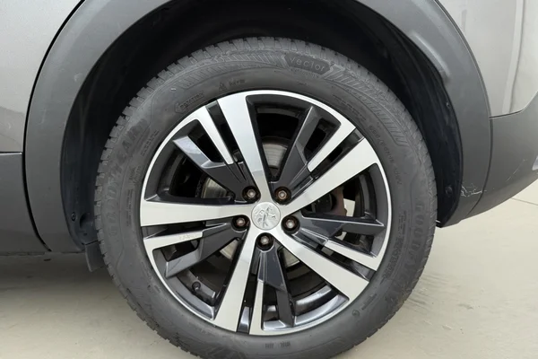 Peugeot 3008 (2019) — foto 19 van 22