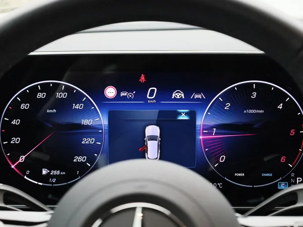 Mercedes-Benz GLC (2025) — foto 45 van 46