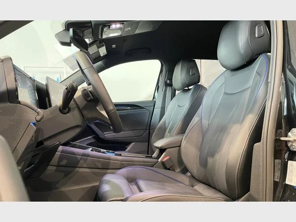 VOLKSWAGEN Tiguan (2026) — foto 13 van 26