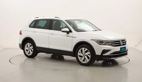Volkswagen Tiguan (2022) — foto 18 van 20
