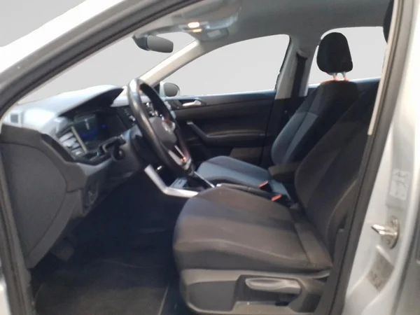 VOLKSWAGEN Polo (2024) — foto 2 van 23