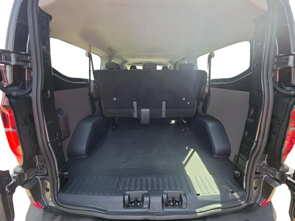 VOLKSWAGEN Transporter T7 32 Combi Lwb Dsl (2025) — foto 14 van 24