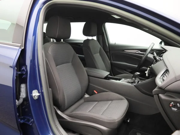 Opel Insignia (2022) — foto 29 van 37