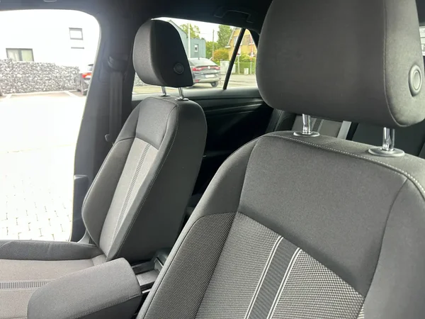 Volkswagen T-Roc (2020) — foto 23 van 24