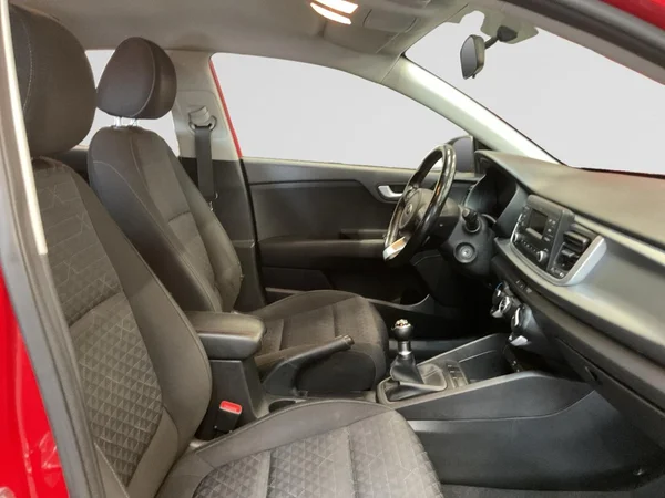 KIA Rio (2020) — foto 8 van 22