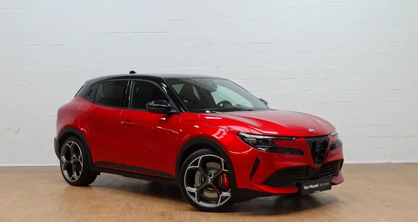 Alfa Romeo Junior (2025) — foto 12 van 31