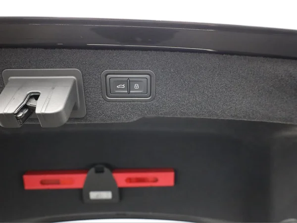 AUDI A8 Long PHEV (2023) — foto 3 van 25