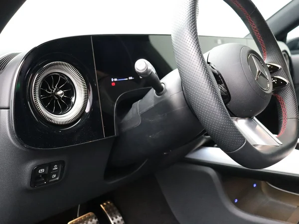 Mercedes-Benz CLA (2025) — foto 3 van 31
