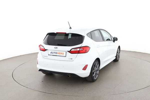Ford Fiesta (2022) — foto 12 van 16