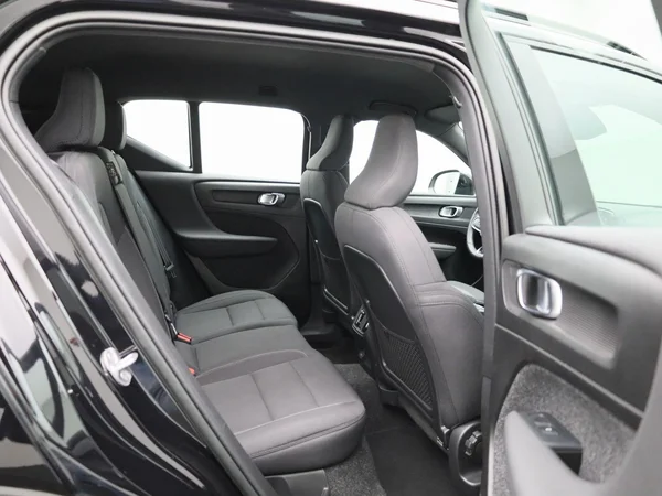 Volvo XC40 (2023) — foto 32 van 45