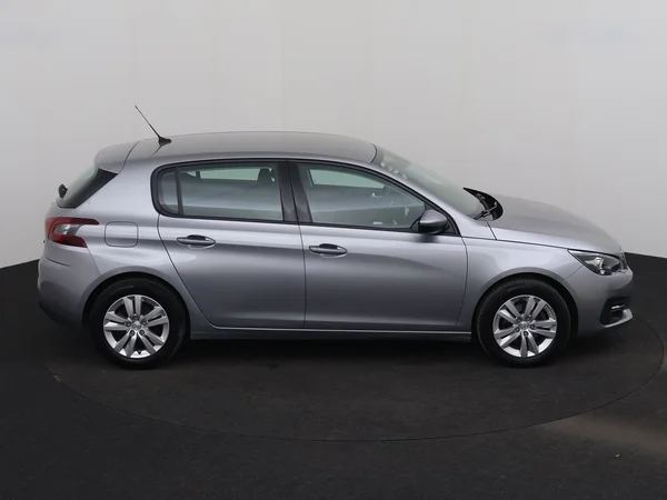 PEUGEOT 308 (2021) — foto 23 van 27
