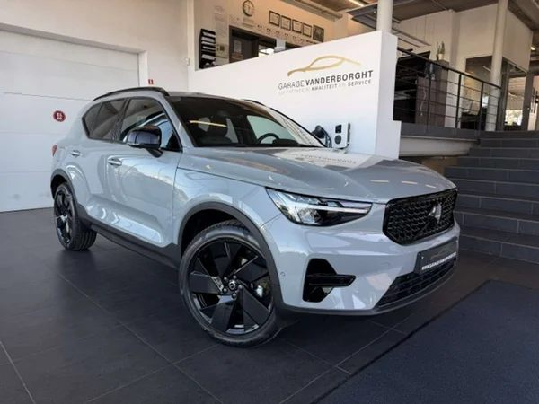 Volvo XC40 — foto 1 van 22