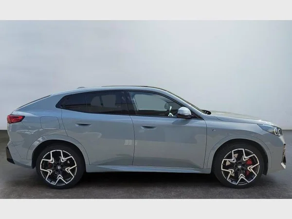 BMW X2 (2024) — foto 22 van 24