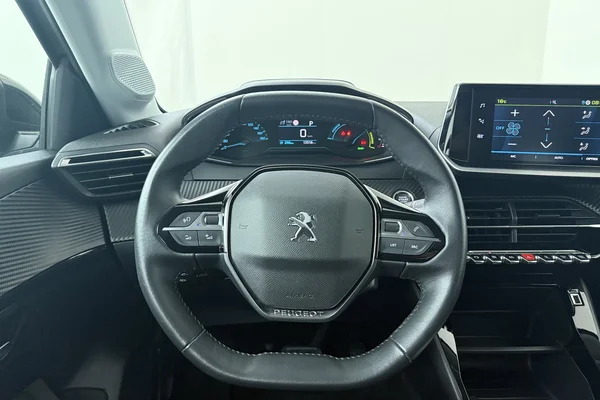 Peugeot E-208 (2022) — foto 2 van 18